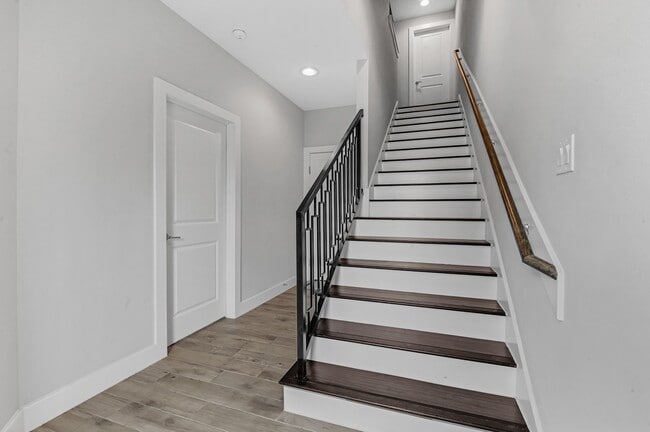 Building Photo - 211 Milby St