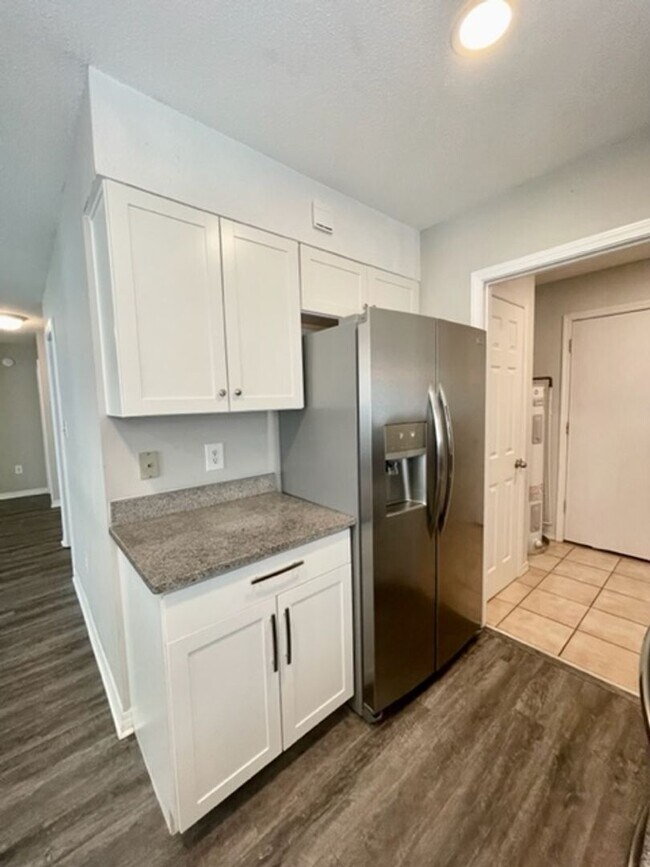 Building Photo - Nice 3 Bedroom Home For Rent!