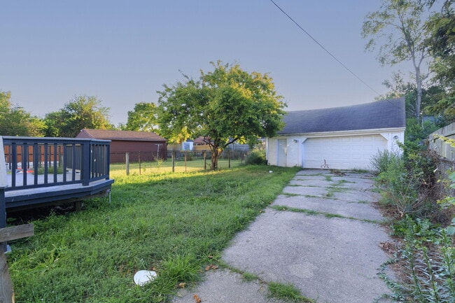 Building Photo - 6506 Memorial Ave