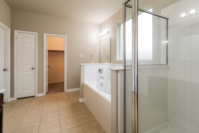Building Photo - 16615 N Quadrant Ct