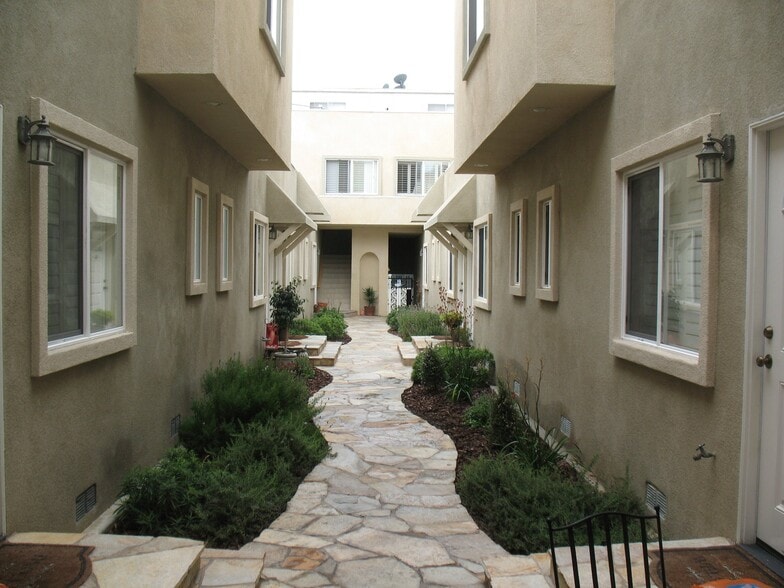 Building Photo - 3632 2nd St