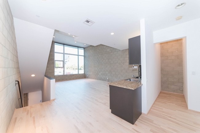 Building Photo - 717 N Highland Ave