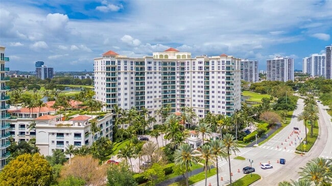 Building Photo - 20000 E Country Club Dr