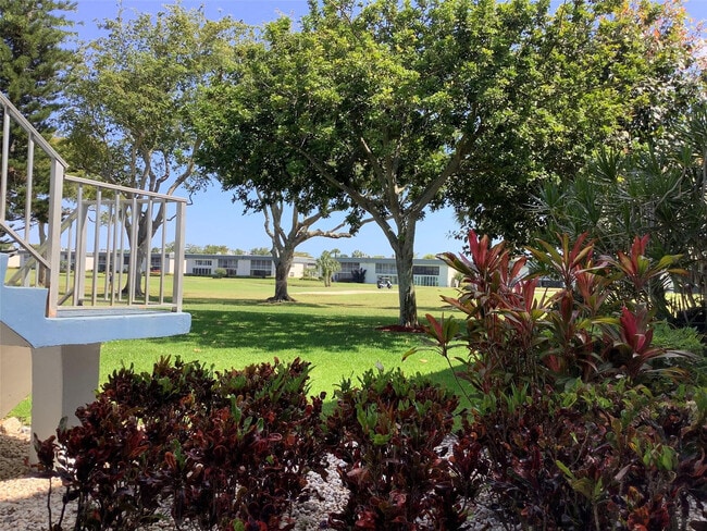 Building Photo - 70 Normandy B