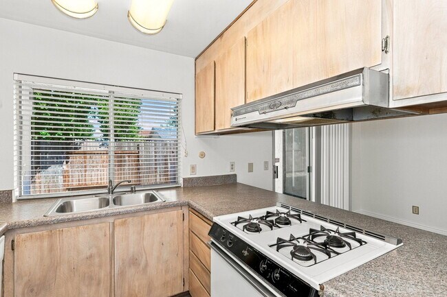 Building Photo - 7205 Dedrick Ct