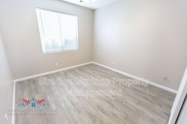 Building Photo - 16627 W McKinley St