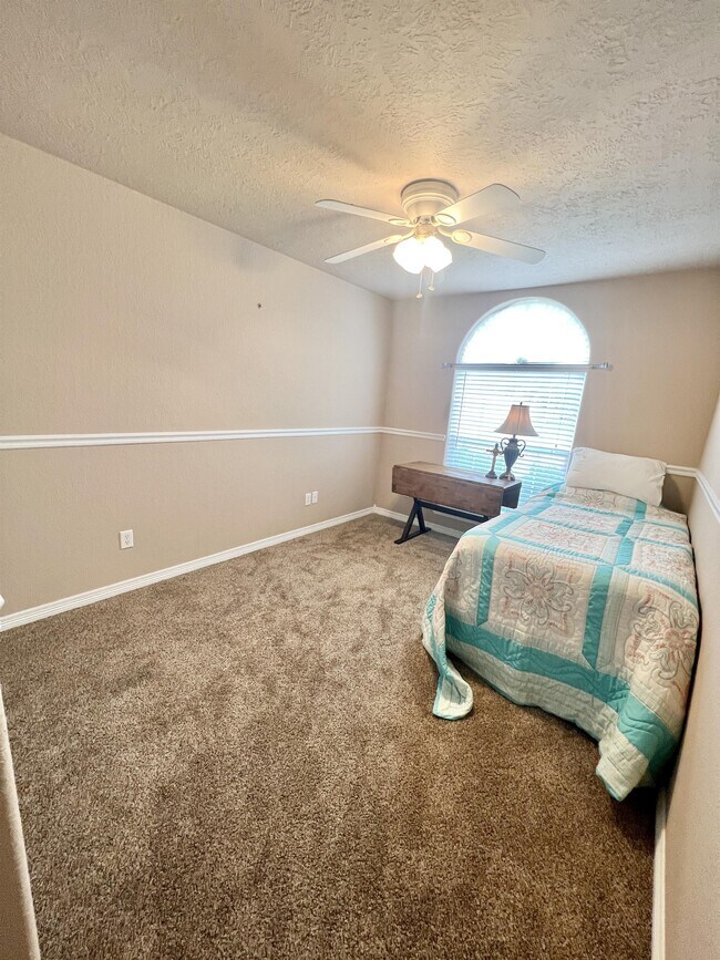 Building Photo - 4344 Spring Garden Dr