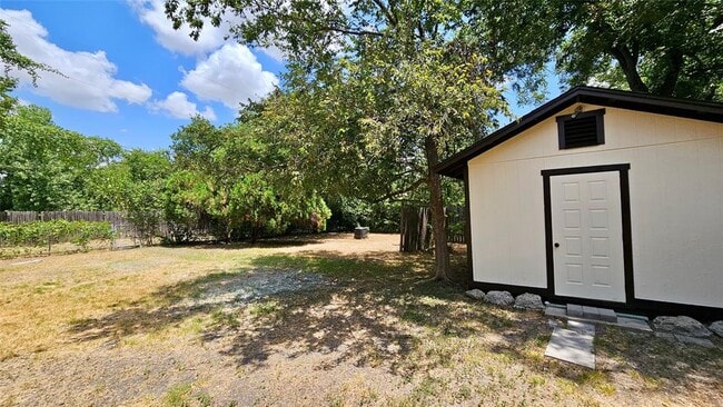 Building Photo - 205 S Granger