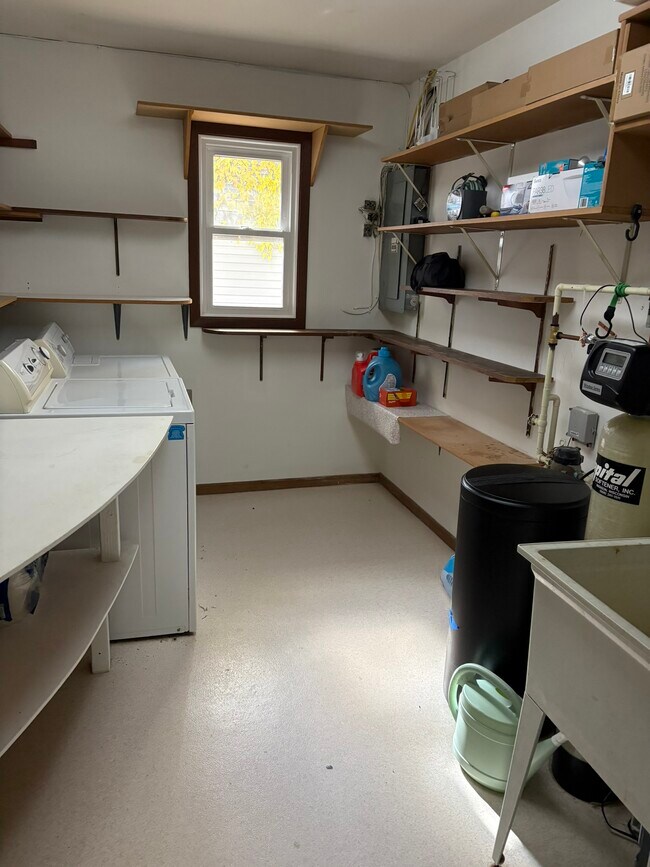 Building Photo - 4009 St Clair St