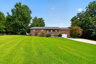 Building Photo - Pet Friendly on Three Acres!