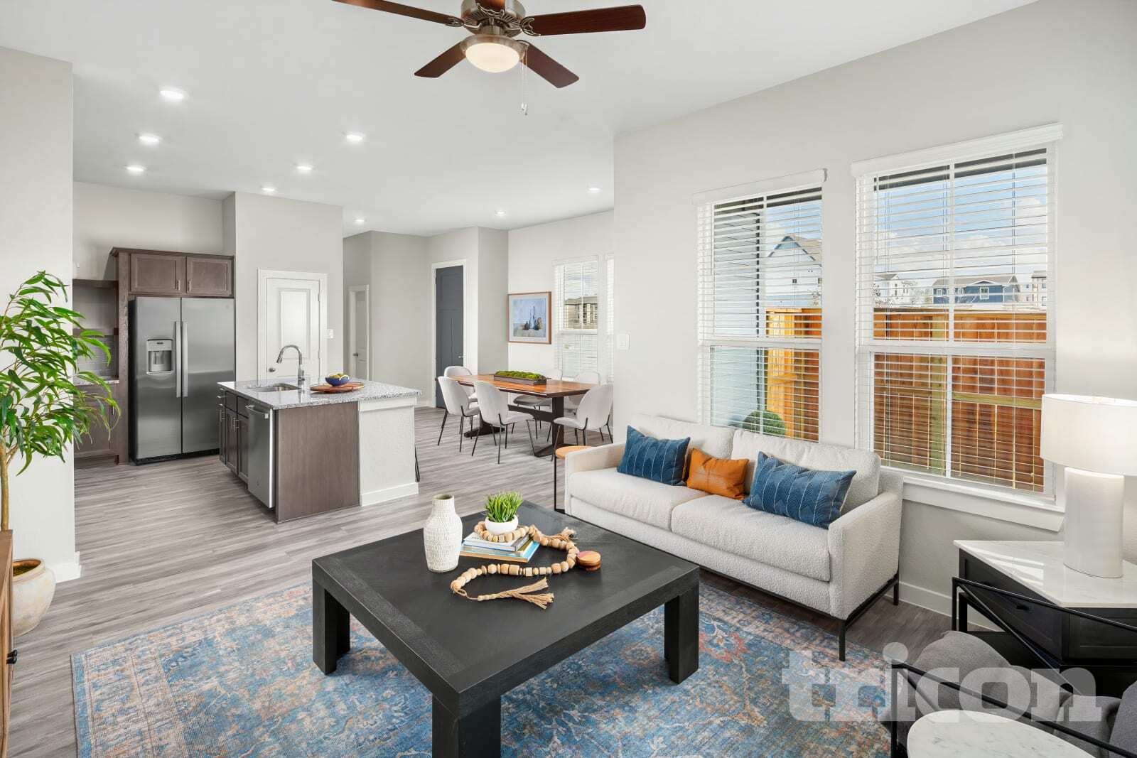 Building Photo - 9835 Willow Creek Commerce Dr