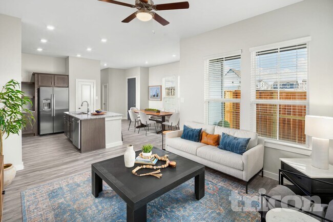 Building Photo - 9835 Willow Creek Commerce Dr