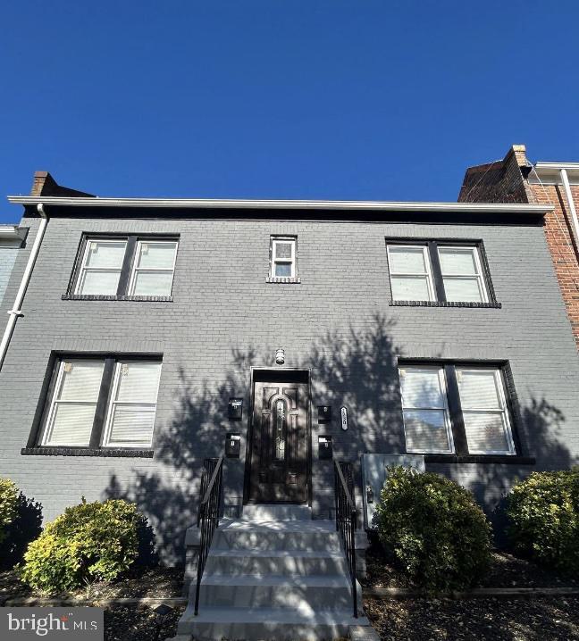 Building Photo - 1230 Penn St NE