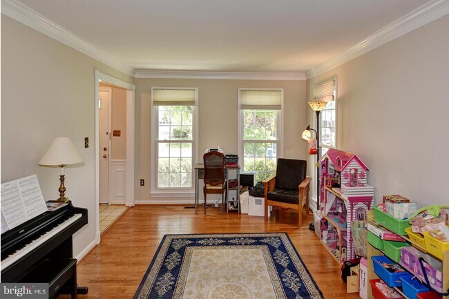 Building Photo - 13043 Farthingale Dr