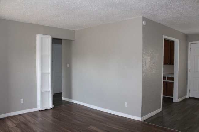 Building Photo - Cute and Affordable 2 beds!