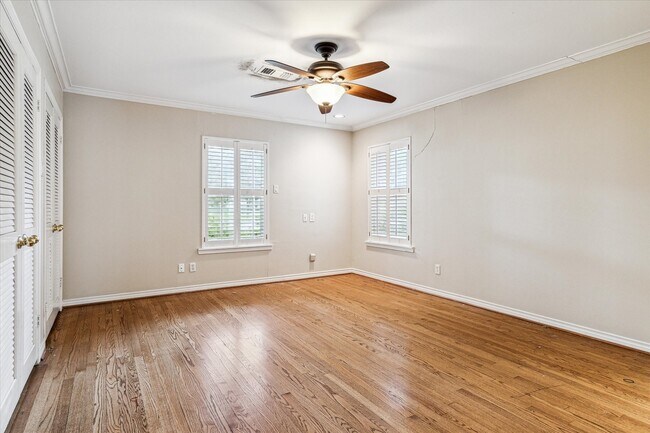 Building Photo - 5505 Holly Springs Dr
