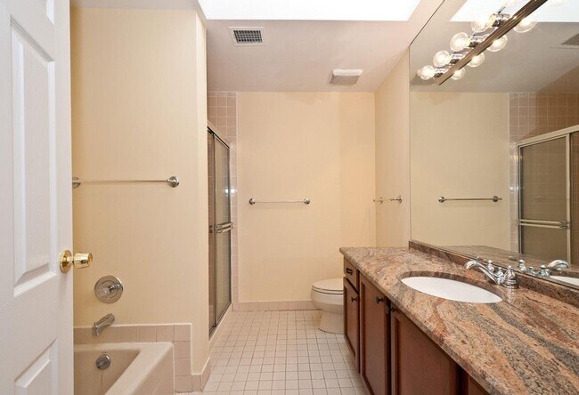 Building Photo - 90 Foxwood Dr