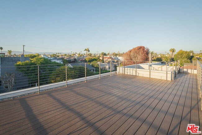 Building Photo - 2801 Sanborn Ave