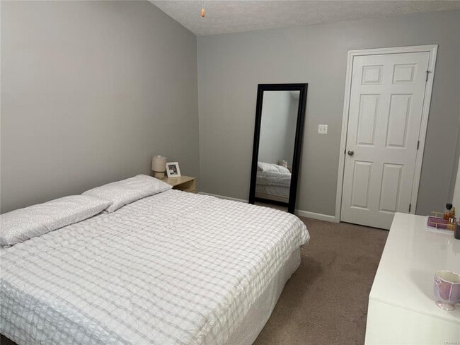 Building Photo - 2110 Winding Oak Dr