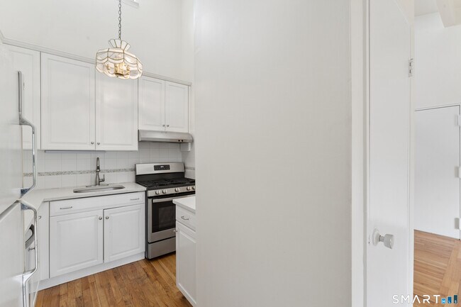Building Photo - 82 Olcott Way