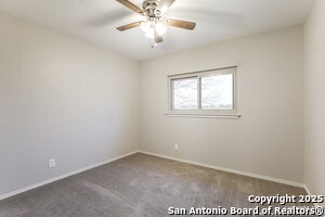 Building Photo - 13031 Feather Ridge Dr