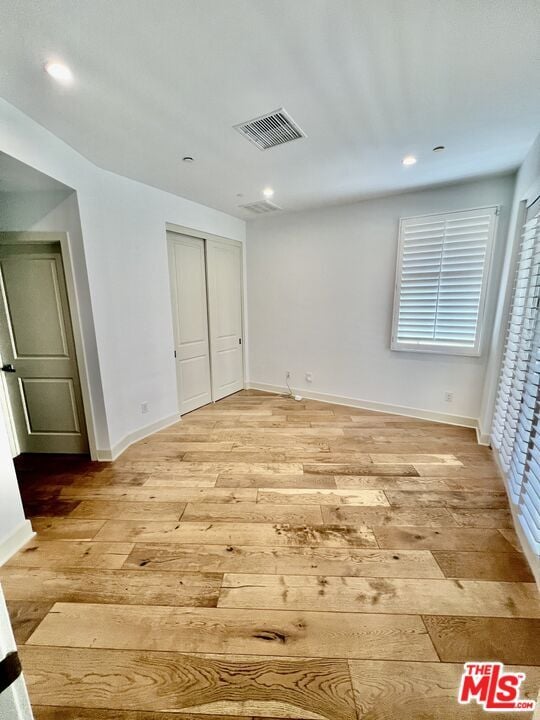 Building Photo - 5849 S Sparrow Ct