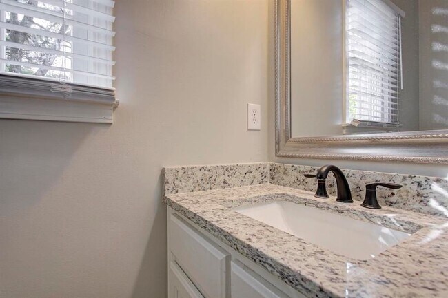 Building Photo - 5707 Chester St