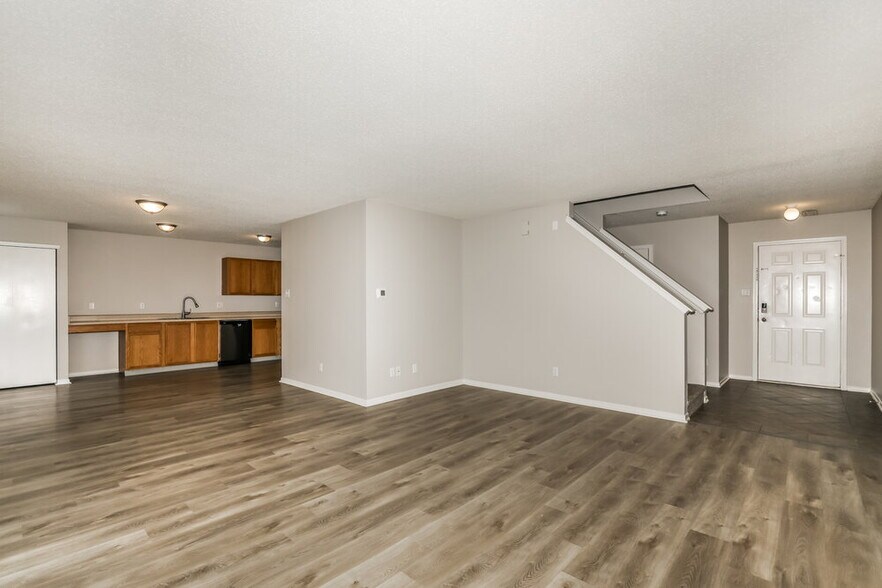 Building Photo - 2371 Summerwood Ln