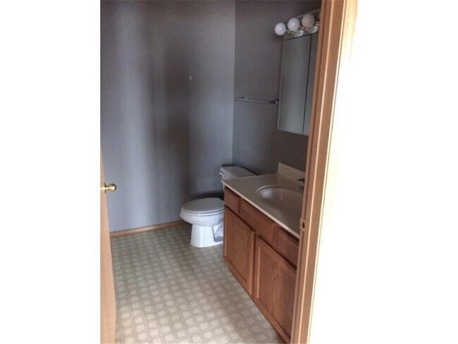 Building Photo - 109 E Luverne St