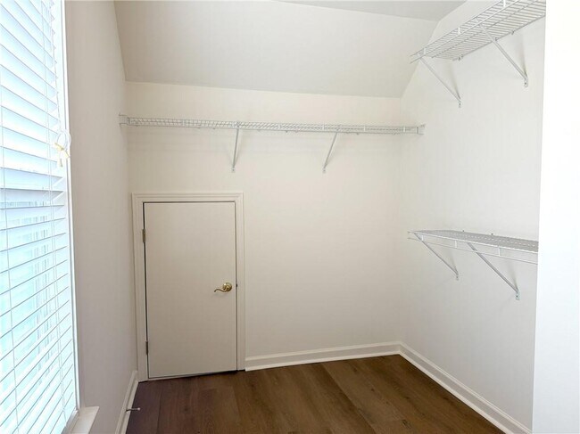 Building Photo - 3240 Bentbill Crossing