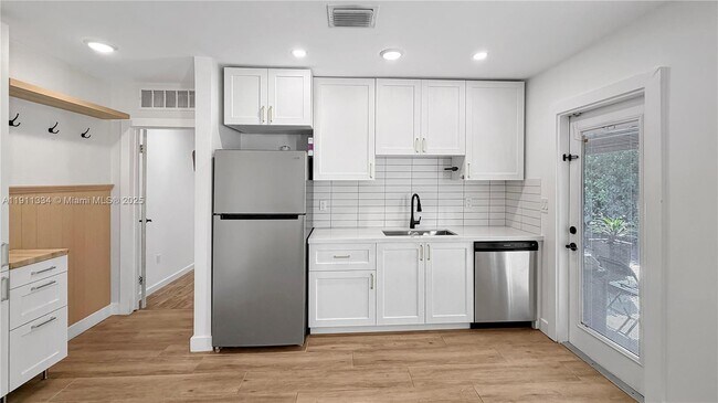 Building Photo - 7995 SW 140th Terrace