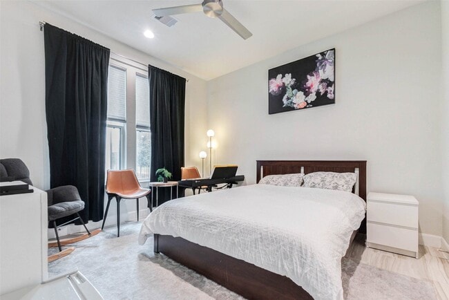 Building Photo - 2802 Grand Fountains Dr