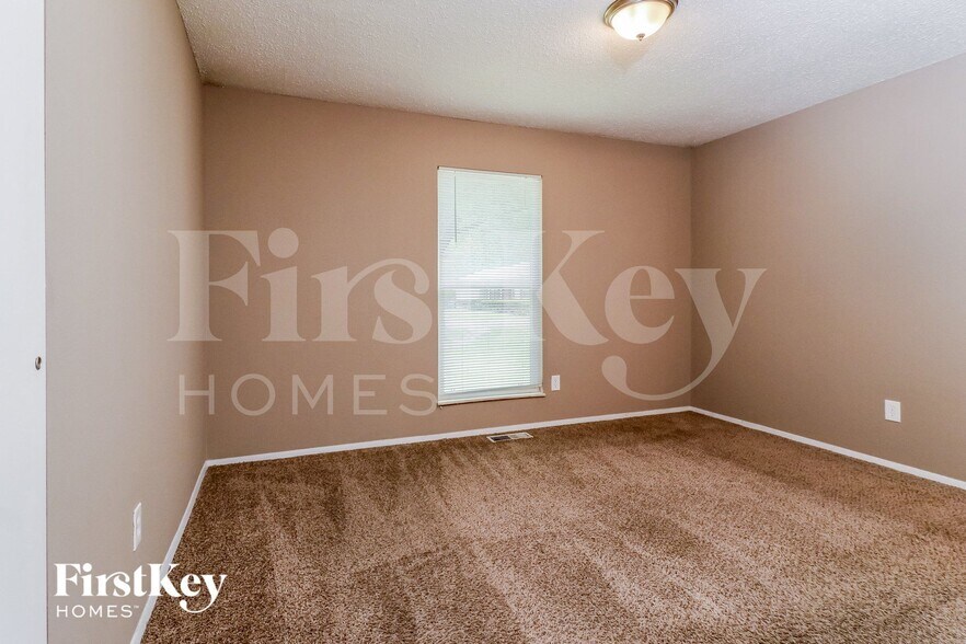 Building Photo - 6155 Fox Chase Ct