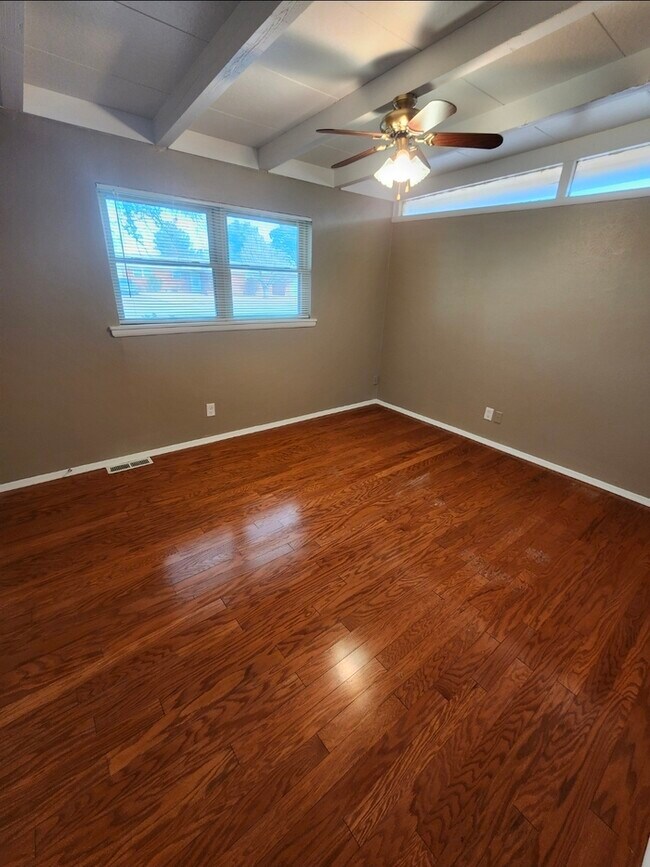 Building Photo - 3 bed 2 bath with 1 car carport