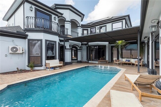 Building Photo - 25 Ebony Ave