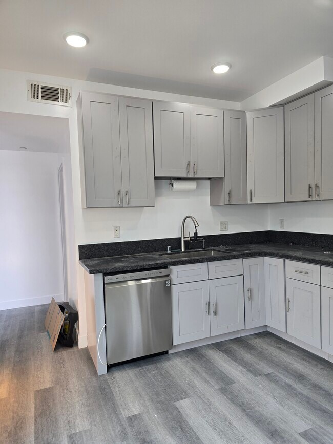 Building Photo - 1245 Crenshaw Blvd