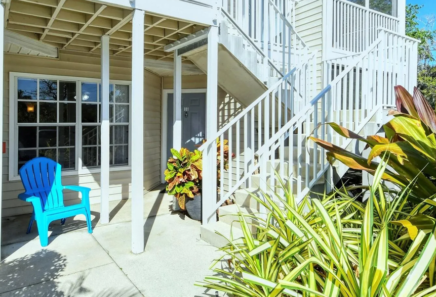 Building Photo - 850 S Tamiami Trl