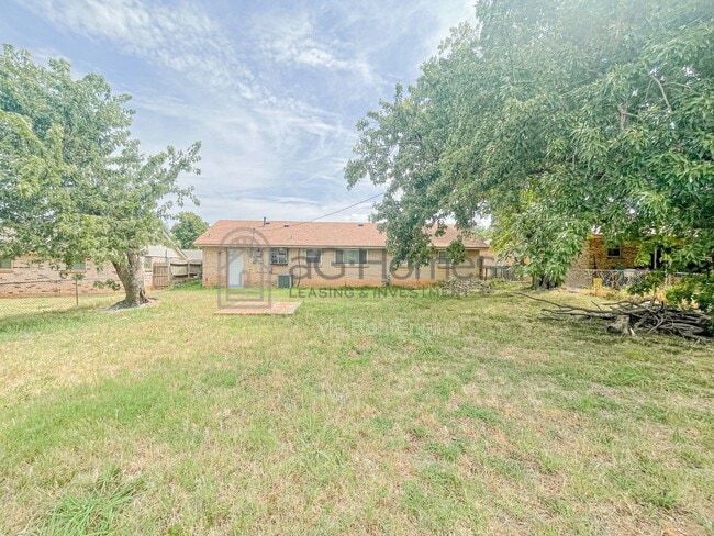 Building Photo - 3012 Neighbors Ln