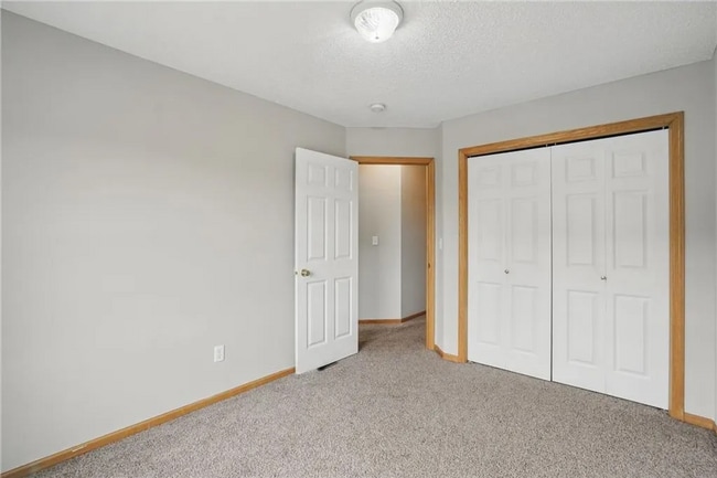 Building Photo - 635 Meadow Ln