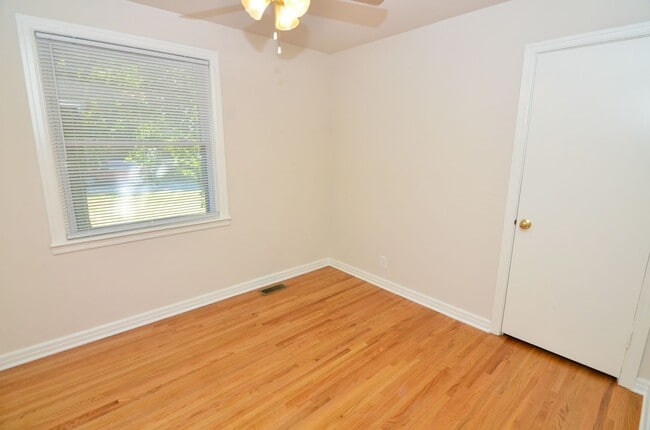 Building Photo - 5019 Raywood Ln