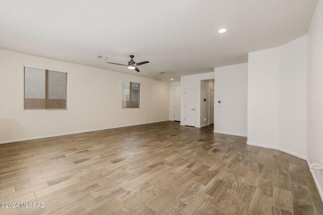 Building Photo - 11415 E Glowing Sunset Dr