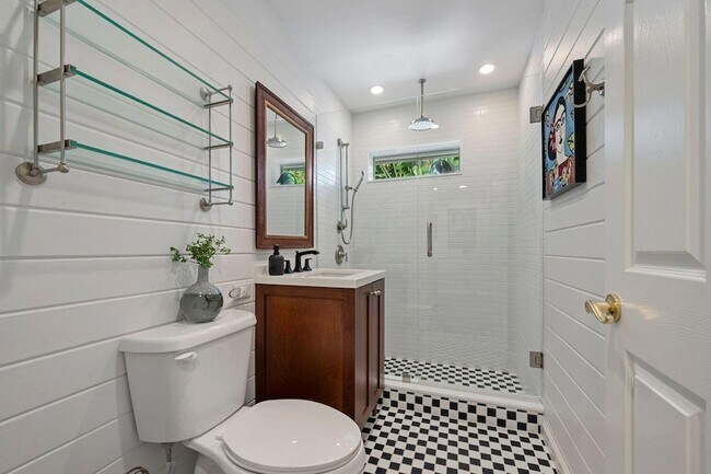 Building Photo - 302 NW 16th St