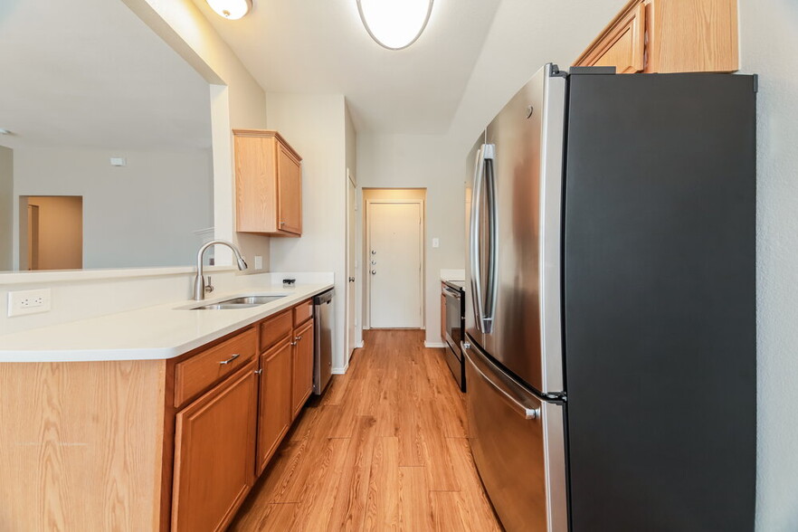 Building Photo - 420 Fireside Pl