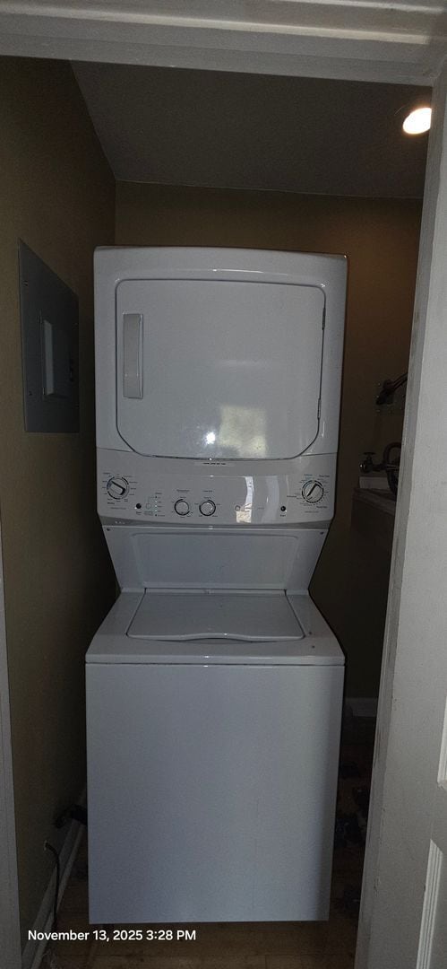 Building Photo - Mahncke Park 1 Bedroom w/study Available NOW!