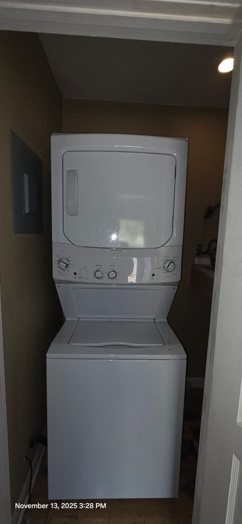 Building Photo - Mahncke Park ~ 2bd/1ba ~ Cozy Apartment