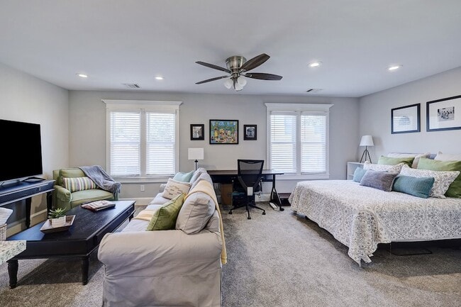 Building Photo - 516 Heights Blvd