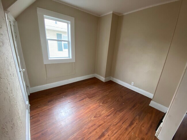 Building Photo - 1938 E Calvert St