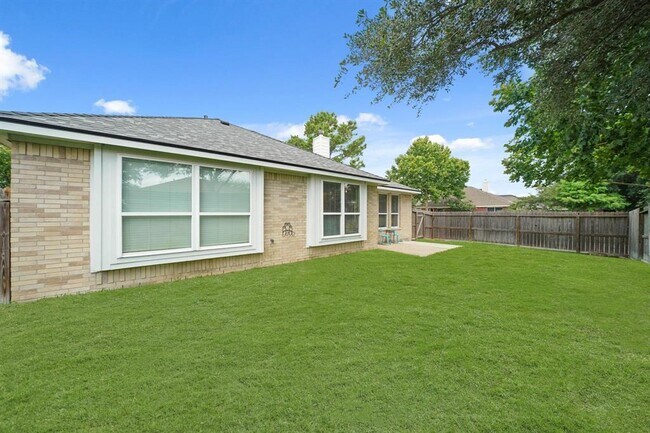 Building Photo - 14738 Country Rose Ln