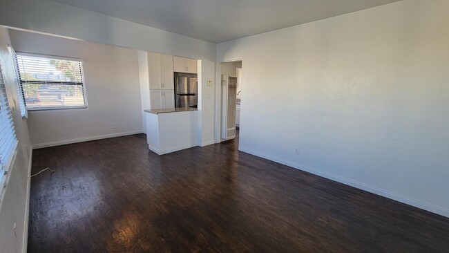 Building Photo - 1 bed, 1 bath - Point Loma