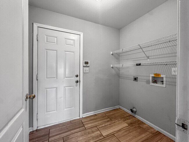 Building Photo - Beautiful Townhome for Lease in Covington
